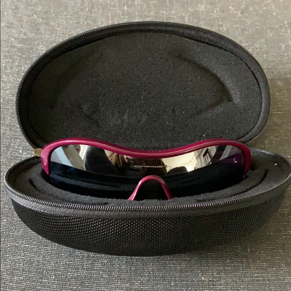 Oakely Enduring Edge Sport Women’s Sunglasses